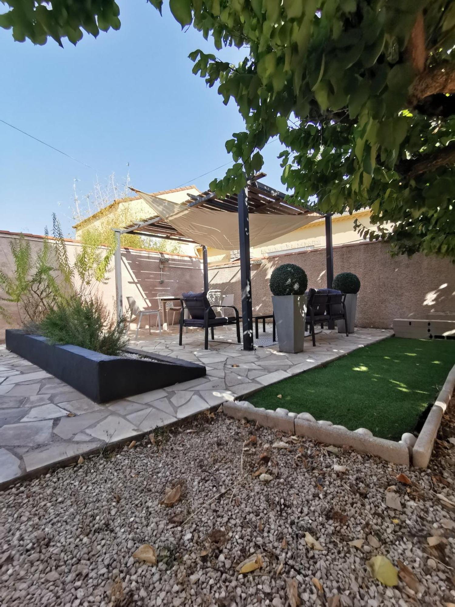 joli appartement indépendant avec piscine chauffée chez propriétaire Bernis Esterno foto